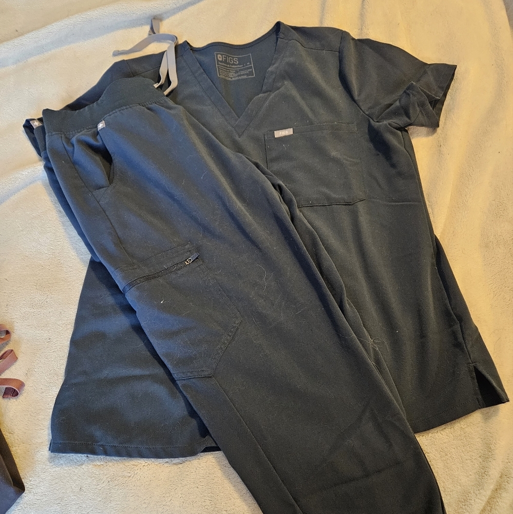 Figs Dark Harbor Set